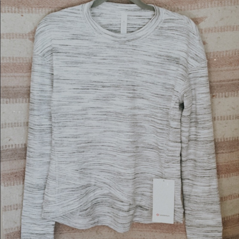 Brand new lululemon crossing long sleeve